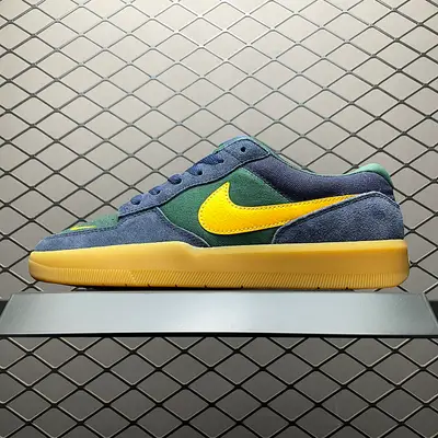 NIKE