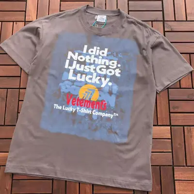 VETEMENTS T-Shirt