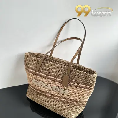COACH | Item ID: 05104