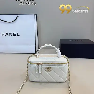 CHANEL | Item ID: 01275