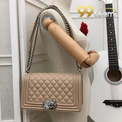 CHANEL | Item ID: 00952