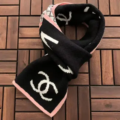 CHANEL Schal