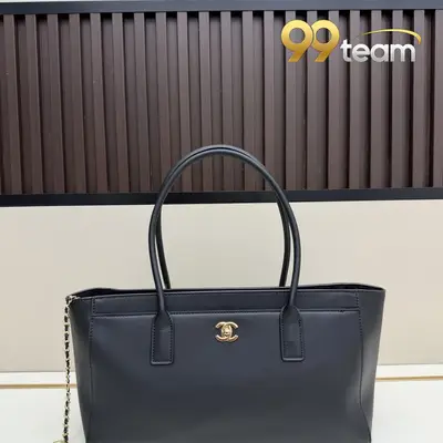 CHANEL | Item ID: 01784
