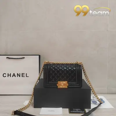 CHANEL | Item ID: 02547