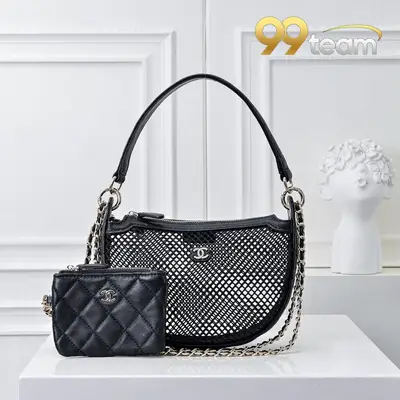 CHANEL | Item ID: 02733