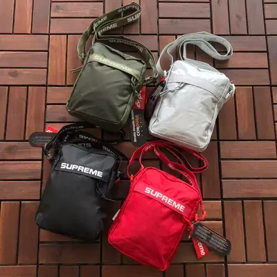 SUPREME Tasche