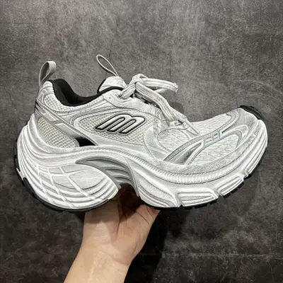 BALENCIAGA