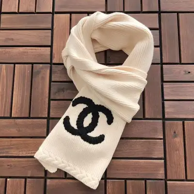 CHANEL Schal