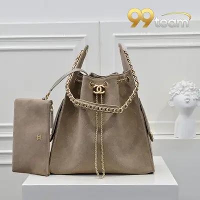 CHANEL | Item ID: 02724