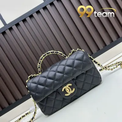 CHANEL | Item ID: 01922
