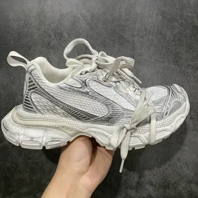 BALENCIAGA