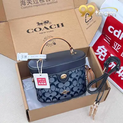 COACH | Item ID: 05293