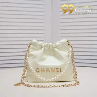 CHANEL | Item ID: 02617