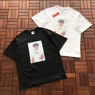 SUPREME T-Shirt