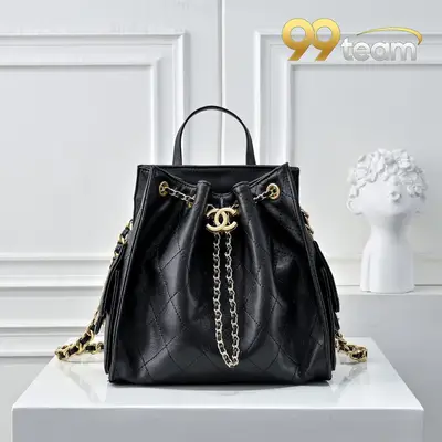 CHANEL | Item ID: 02520