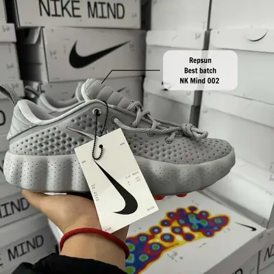 NIKE Slip-On