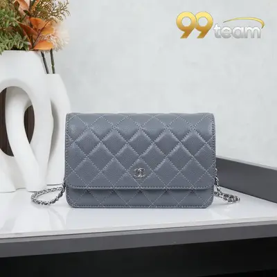 CHANEL | Item ID: 02220