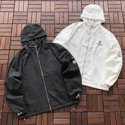 MONCLER Jacke