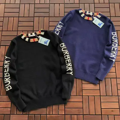 BURBERRY Sweater