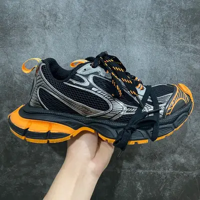 BALENCIAGA