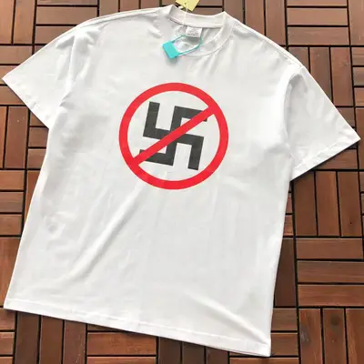VETEMENTS T-Shirt