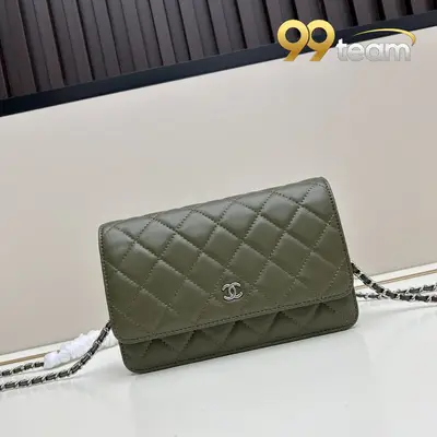 CHANEL | Item ID: 02318
