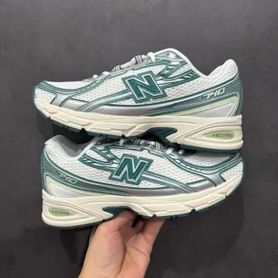 NEW BALANCE 740
