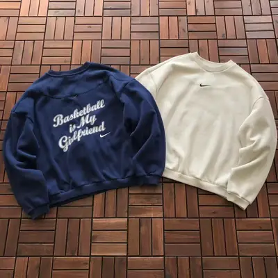 NIKE Sweater