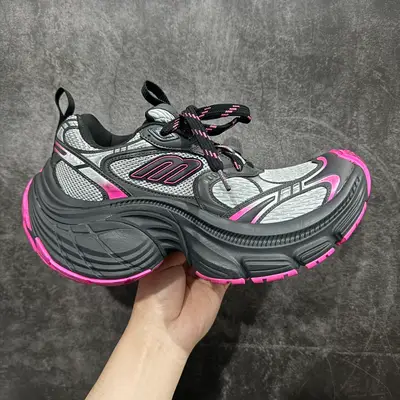 BALENCIAGA
