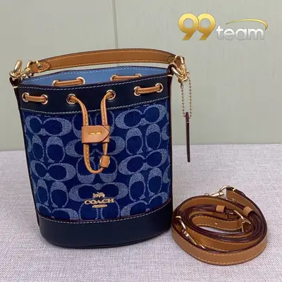 COACH | Item ID: 04944