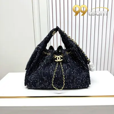 CHANEL | Item ID: 02427