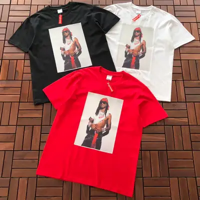 SUPREME T-Shirt