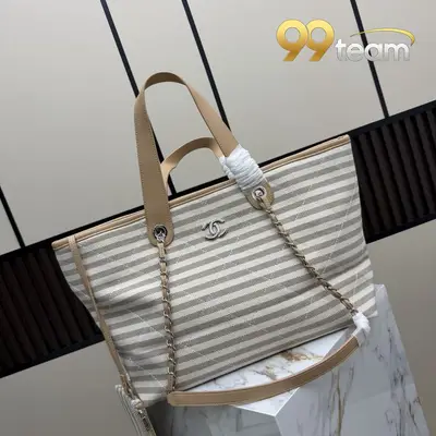 CHANEL | Item ID: 01854