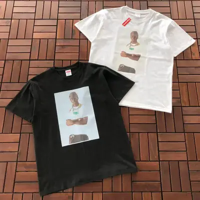 SUPREME T-Shirt