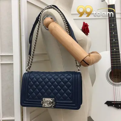 CHANEL | Item ID: 00947