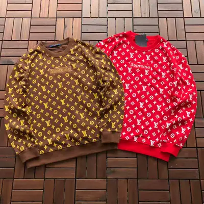 SUPREME Sweater