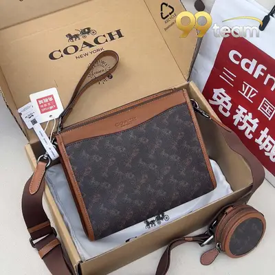 COACH | Item ID: 04717