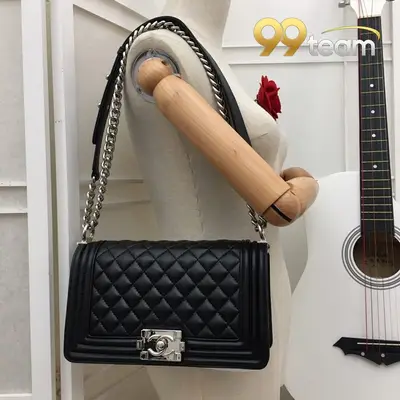 CHANEL | Item ID: 00957