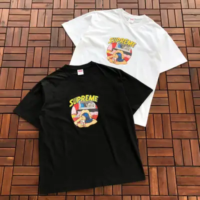 SUPREME T-Shirt