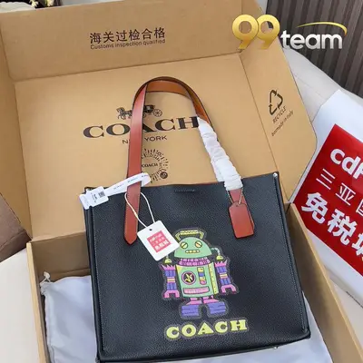 COACH | Item ID: 04716