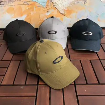 OAKLEY Cap