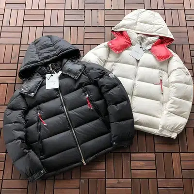 MONCLER Jacke