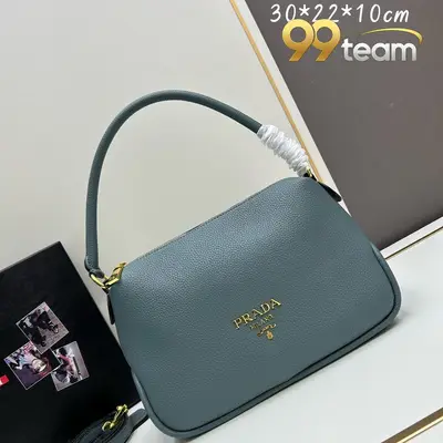 PRADA | Item ID: 09554