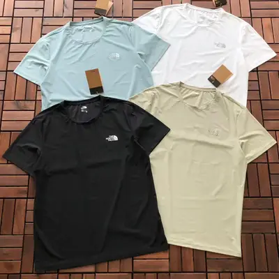 THE NORTH FACE T-Shirt