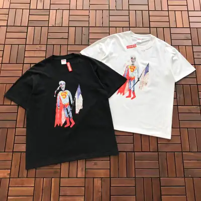 SUPREME T-Shirt