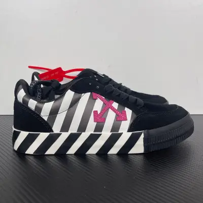 OFF-WHITE