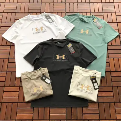 UNDER ARMOUR T-Shirt