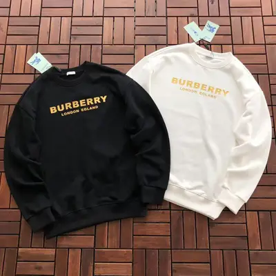 BURBERRY Sweater