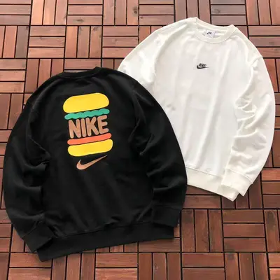 NIKE Sweater