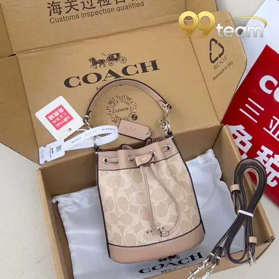 COACH | Item ID: 05267
